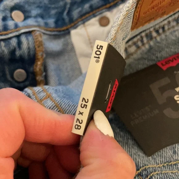 Previously loved Levi’s 502 skinny high rise skinny leg jeans - Picture 9 of 10